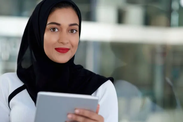 A university student in Dubai working privately with academic data analysis support