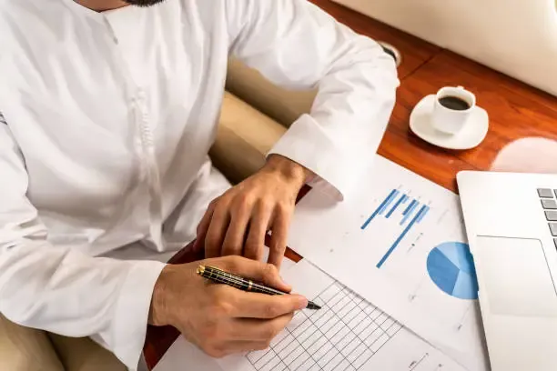 A university engineering student in Dubai working privately with academic report writing support