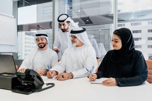Student receiving confidential portfolio writing help in Abu Dhabi with secure handling of academic portfolio materials and personal information.