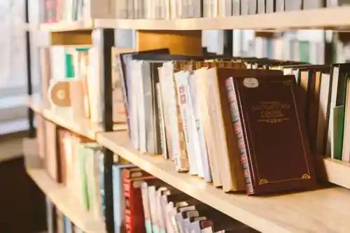 Confidential literature review writing support for university students in Sharjah