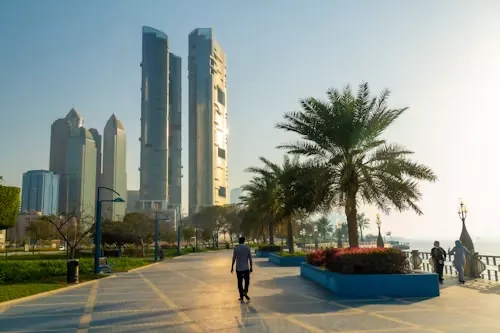 Student using personal statement and SOP writing help in Abu Dhabi while deciding how to present academic interests and intended major choices.